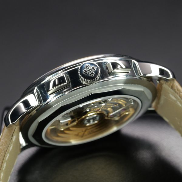 Patek Philippe Complications 5935A-001